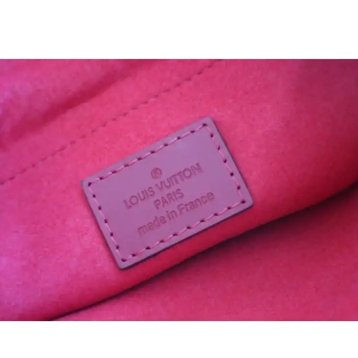 Fashionrepsfam ru 19B570240 LV Bags 0713
